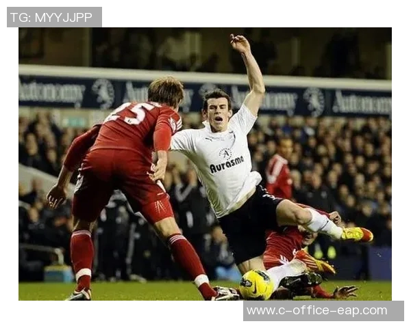 英格兰与俄罗斯比赛中黄牌争议分析及影响探讨