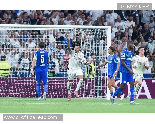 欧冠改革引发热议2025年扩军至36队新赛制备受关注